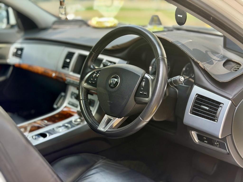 Jaguar XF 2.0A GTDI Luxury, picture 8